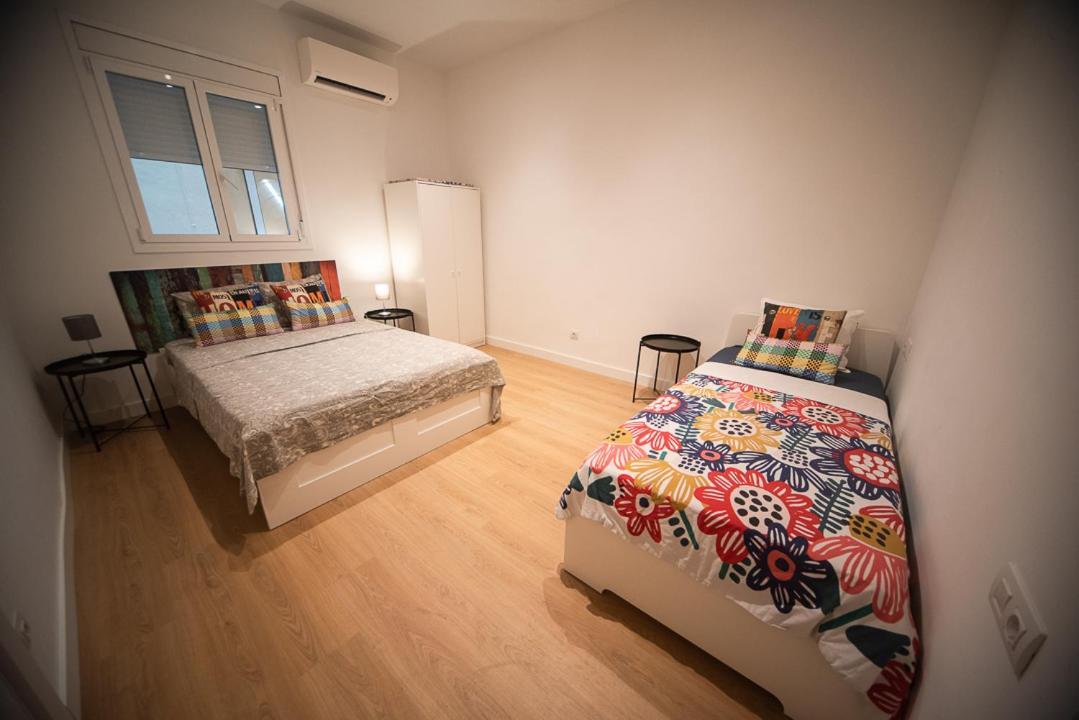 By Universitat Rooms Barcelona Exterior foto