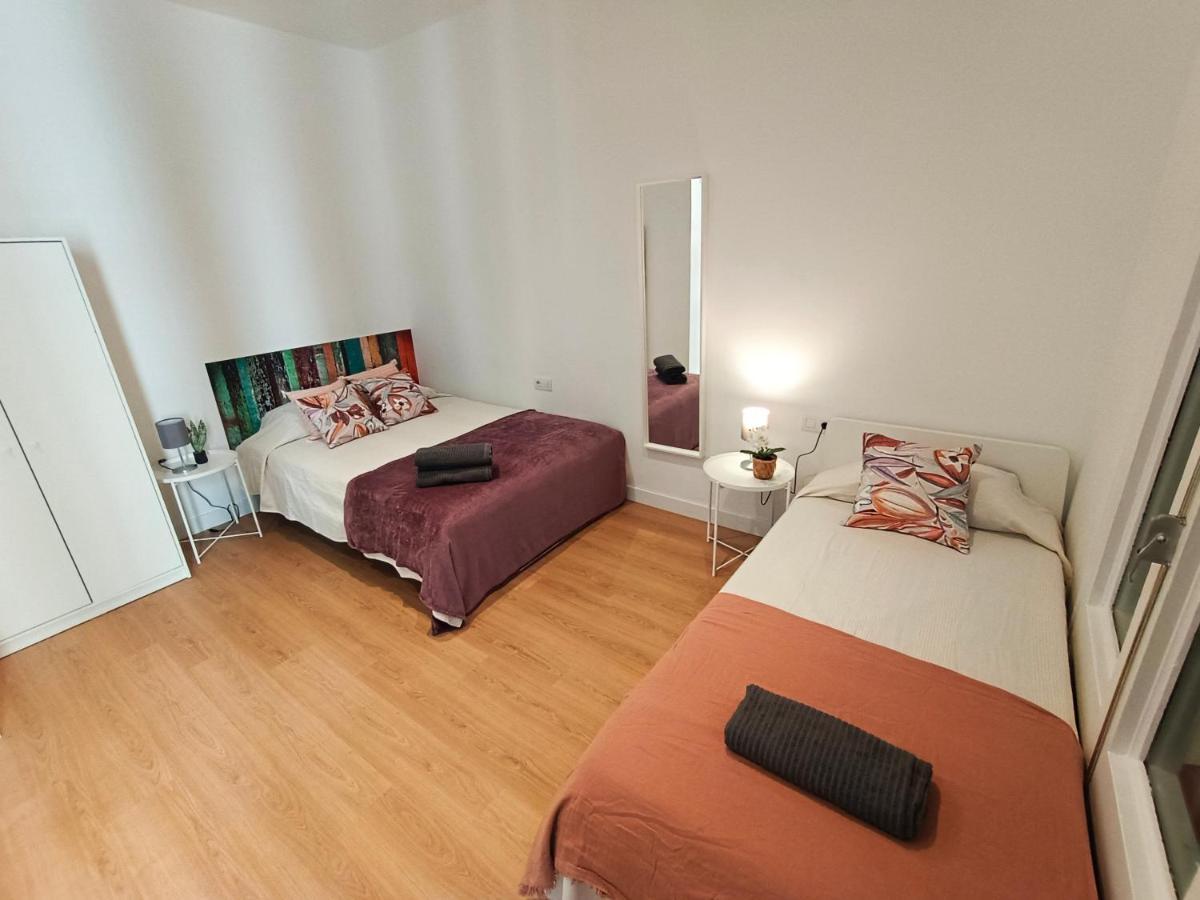 By Universitat Rooms Barcelona Exterior foto