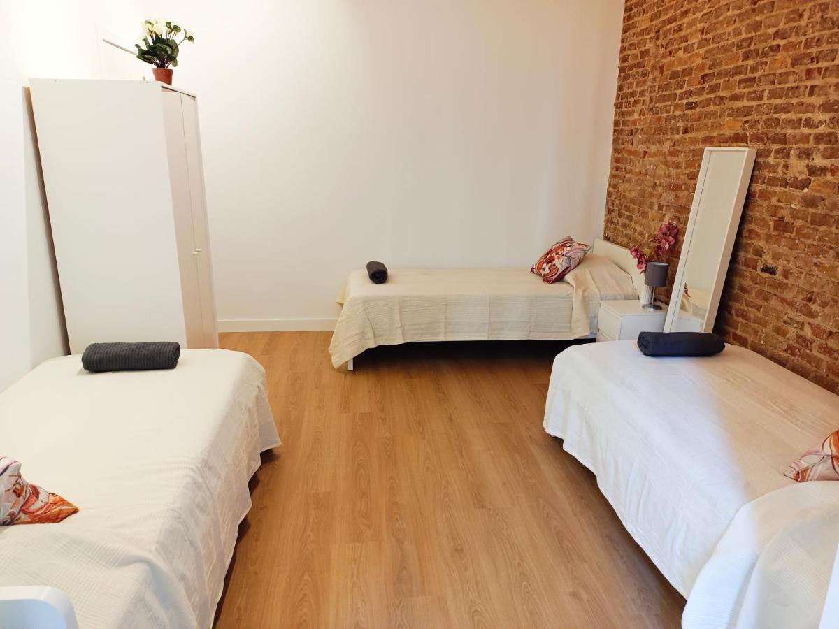 By Universitat Rooms Barcelona Exterior foto